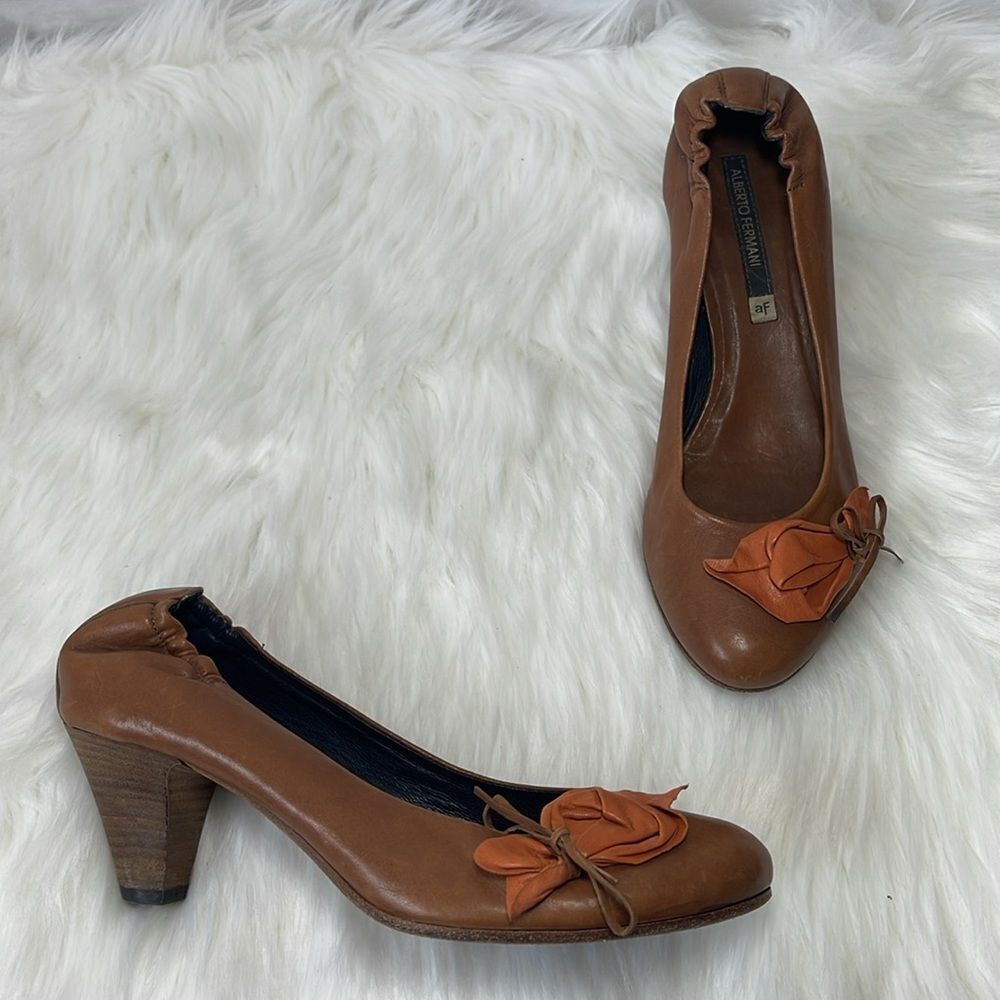 Alberto Fermani Tan Bow Trim Heels Sz 39/US 7